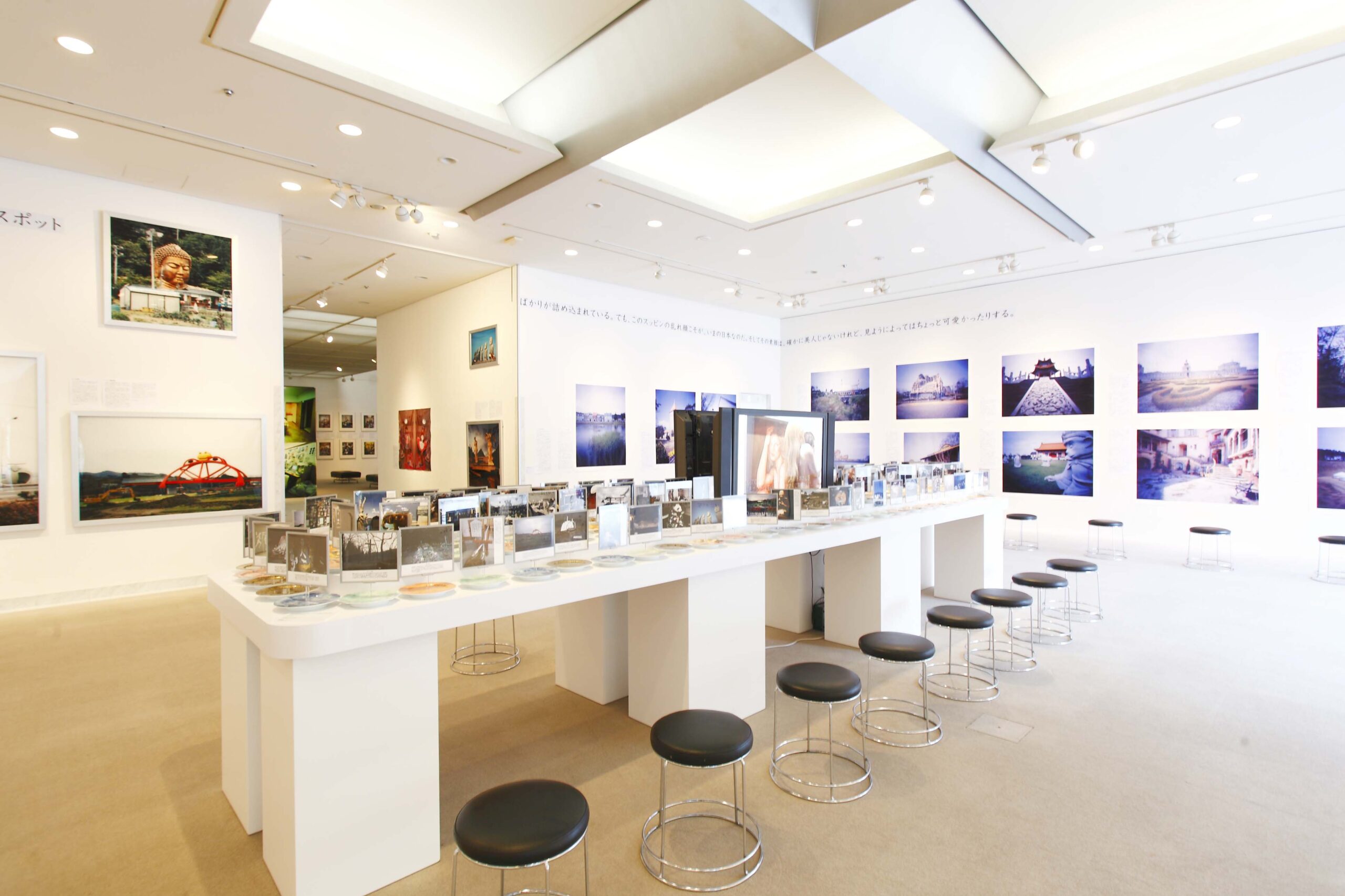 HEAVEN 都築響一と巡る社会の窓から見たニッポン｜展覧会｜広島市現代